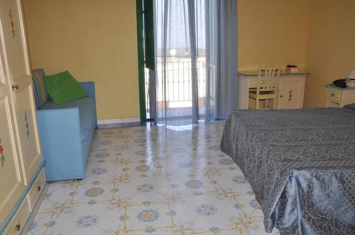 Imagen de la habitación del Hotel Savoia, Corricella. Foto 7