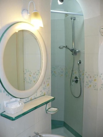 Imagen de la habitación del Hotel Savoia, Corricella. Foto 16