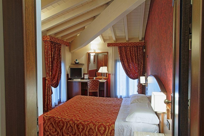 Imagen general del Hotel Savoia Country House. Foto 6