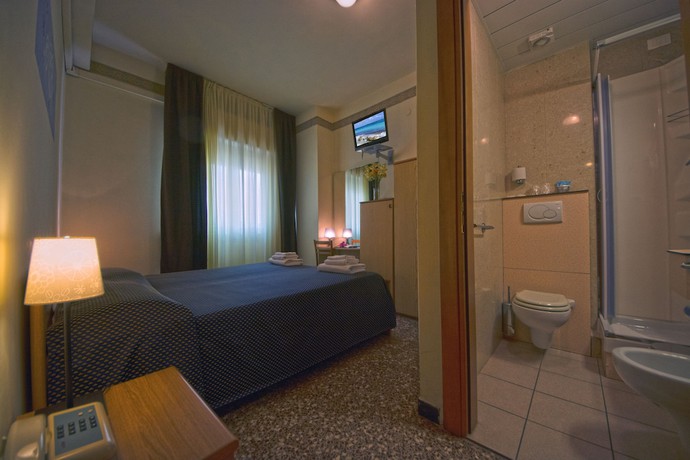 Imagen de la habitación del Hotel Savoia, FINALE LIGURE. Foto 10