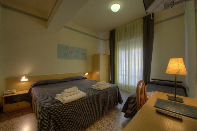 Imagen de la habitación del Hotel Savoia, FINALE LIGURE. Foto 17