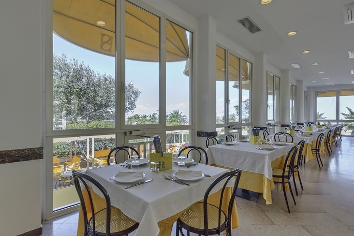 Imagen del bar/restaurante del Hotel Savoia, Misano Adriatico. Foto 3