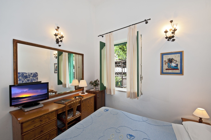Imagen de la habitación del Hotel Savoia, Montepertuso. Foto 1