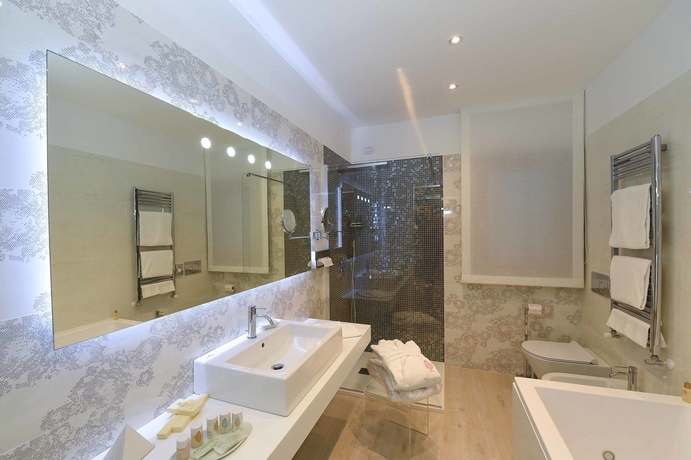 Imagen de la habitación del Hotel Savoia and Jolanda. Foto 15