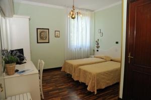 Imagen de la habitación del Hotel Savona. Foto 4