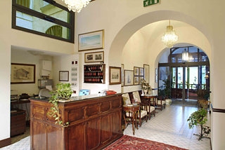 Imagen de los interiores del Hotel Savona Hotel. Foto 8