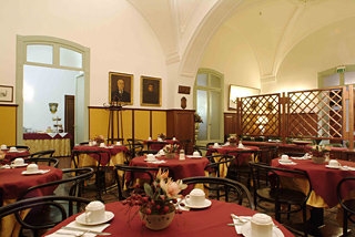 Imagen del bar/restaurante del Hotel Savona Hotel. Foto 3