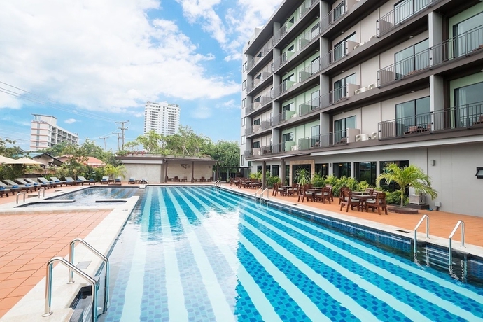 Imagen de la piscina del Hotel Savotel, Na Chom Thian. Foto 18