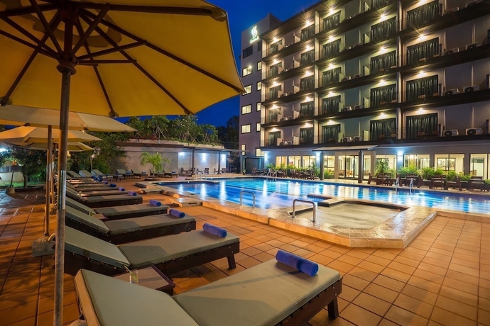 Imagen de la piscina del Hotel Savotel, Na Chom Thian. Foto 19