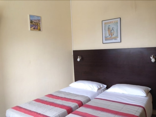 Imagen de la habitación del Hotel Savoy, Antibes. Foto 17