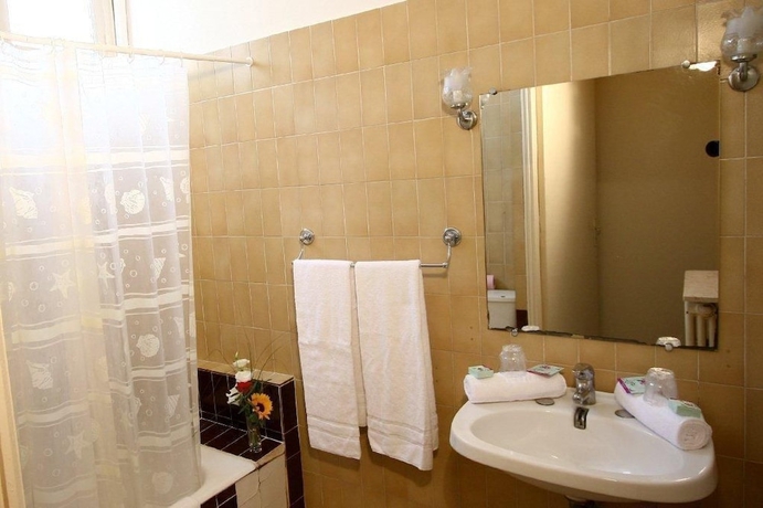 Imagen de la habitación del Hotel Savoy, Antibes. Foto 18