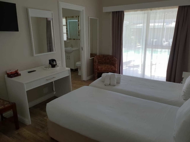 Imagen de la habitación del Hotel Savoy, Bah&iacute;a de Jeffreys. Foto 3