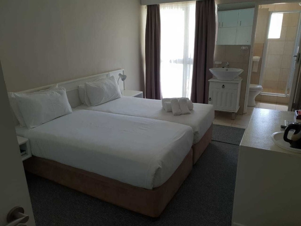 Imagen de la habitación del Hotel Savoy, Bah&iacute;a de Jeffreys. Foto 12