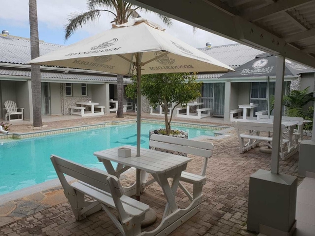 Imagen de la piscina del Hotel Savoy, Bah&iacute;a de Jeffreys. Foto 19