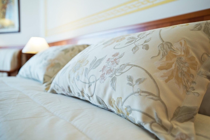 Imagen de la habitación del Hotel Savoy Beach and Thermal Spa. Foto 9