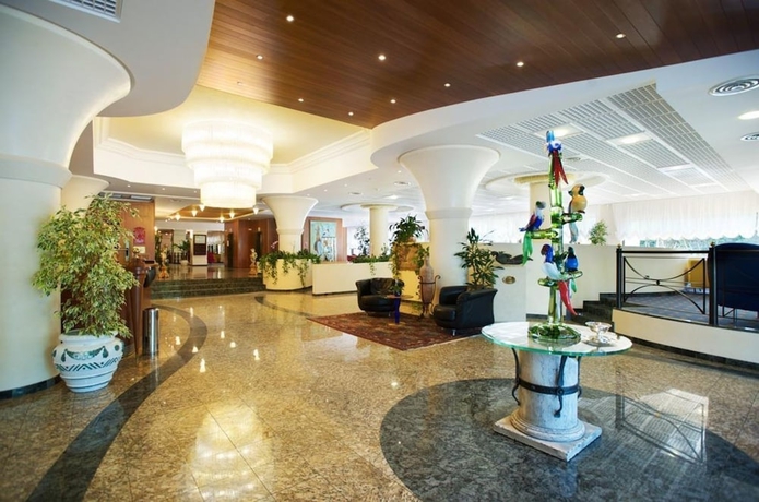 Imagen de los interiores del Hotel Savoy Beach and Thermal Spa. Foto 16