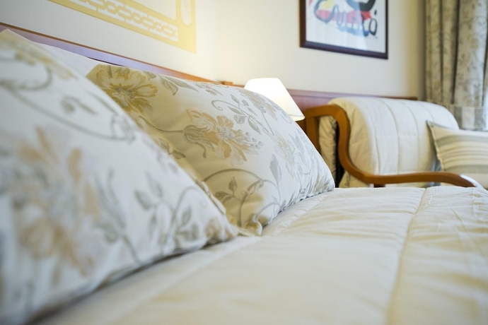 Imagen de la habitación del Hotel Savoy Beach and Thermal Spa. Foto 10