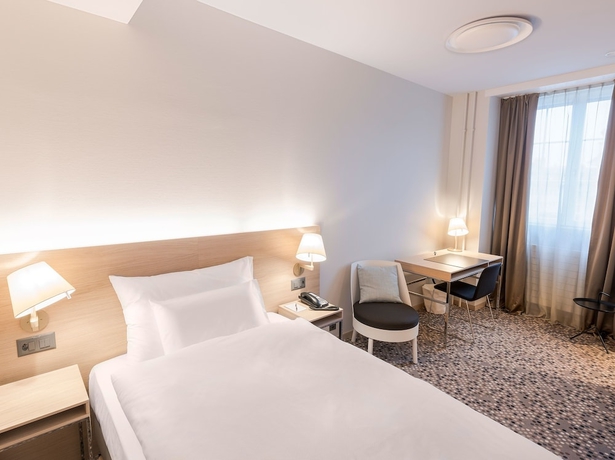 Imagen de la habitación del Hotel Savoy Bern. Foto 2