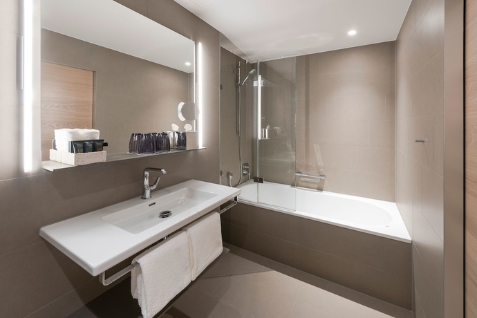 Imagen de la habitación del Hotel Savoy Bern. Foto 16