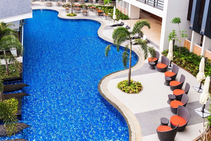 Imagen de la piscina del Hotel Savoy Boracay Newcoast. Foto 18