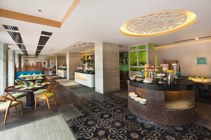 Imagen del bar/restaurante del Hotel Savoy Boracay Newcoast. Foto 2