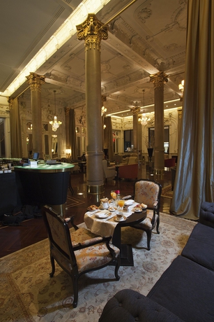 Imagen del bar/restaurante del Hotel Savoy, Buenos Aires. Foto 7