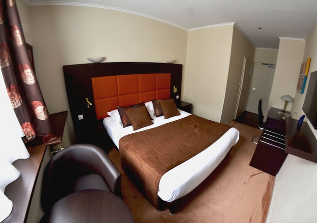 Imagen de la habitación del Hotel Savoy Evian. Foto 4