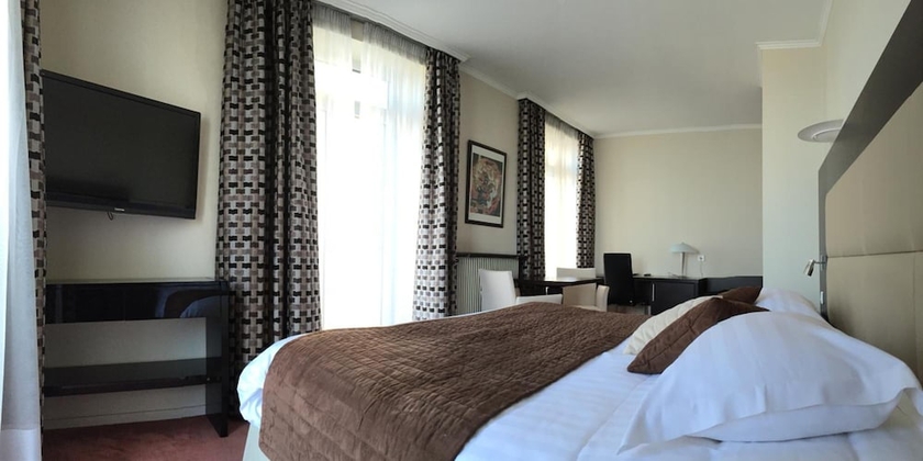 Imagen de la habitación del Hotel Savoy Evian. Foto 13