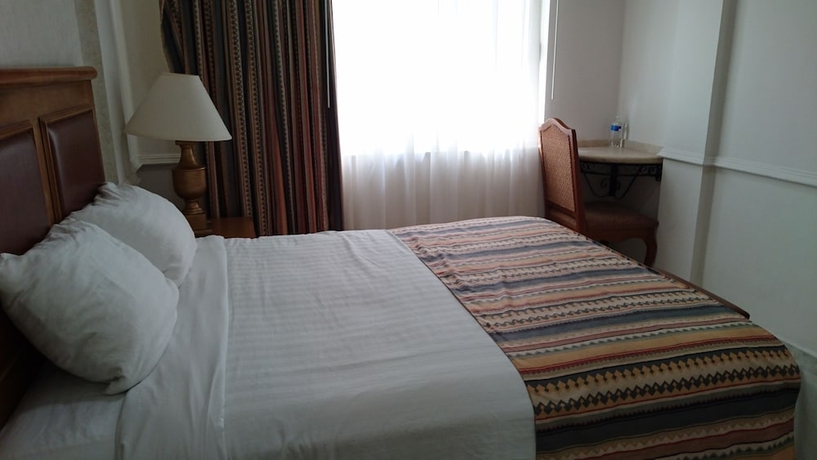 Imagen de la habitación del Hotel Savoy Express. Foto 5