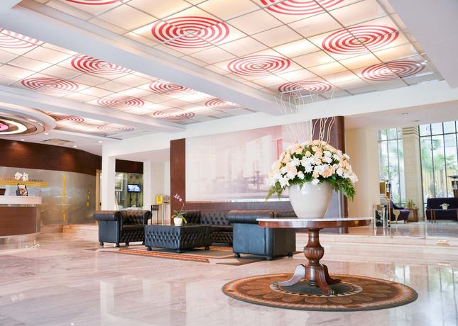 Imagen de los interiores del Hotel Savoy Homann. Foto 17