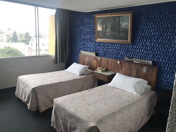 Imagen de la habitación del Hotel Savoy Inn, Quito. Foto 8