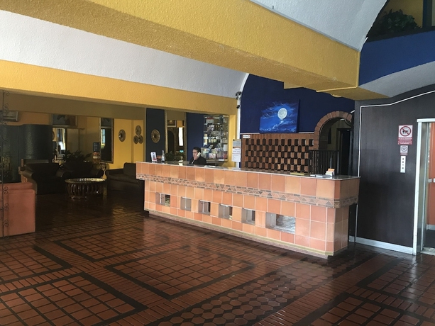 Imagen de los interiores del Hotel Savoy Inn, Quito. Foto 16