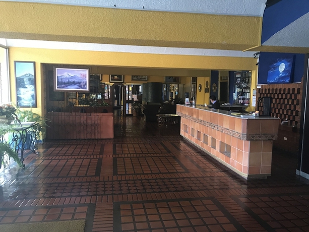 Imagen de los interiores del Hotel Savoy Inn, Quito. Foto 17