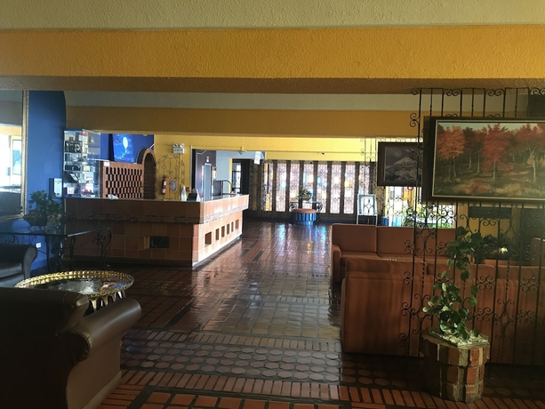 Imagen de los interiores del Hotel Savoy Inn, Quito. Foto 19