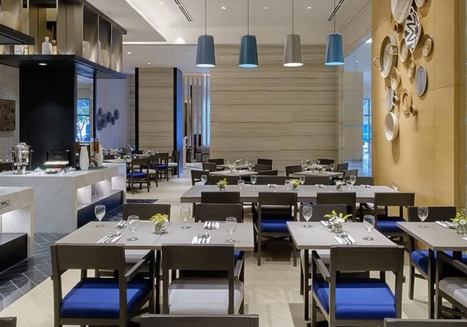 Imagen del bar/restaurante del Hotel Savoy Mactan Newtown. Foto 4