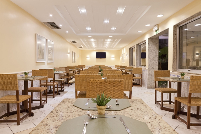 Imagen del bar/restaurante del Hotel Savoy Othon Lite. Foto 5