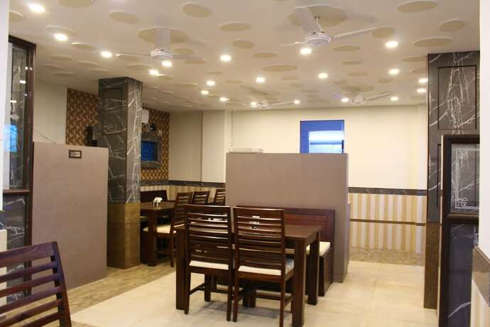 Imagen del bar/restaurante del Hotel Savoy Palacio. Foto 16