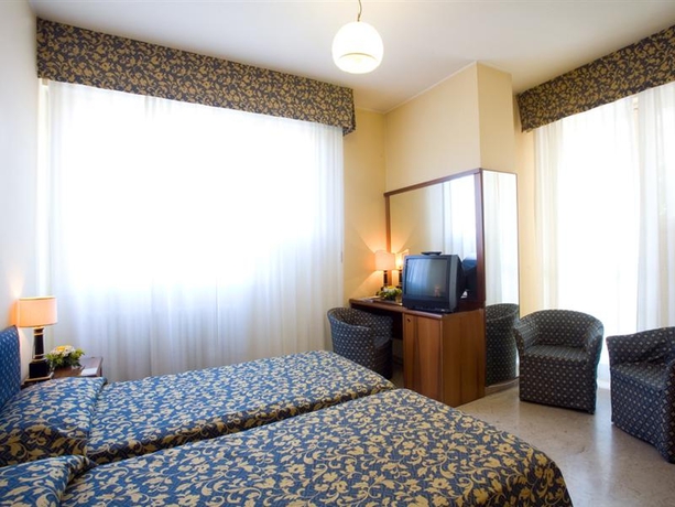 Imagen general del Hotel Savoy, Pesaro. Foto 12