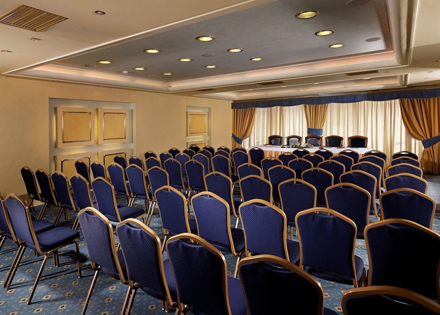 Imagen de los interiores del Hotel Savoy, Pireo. Foto 10