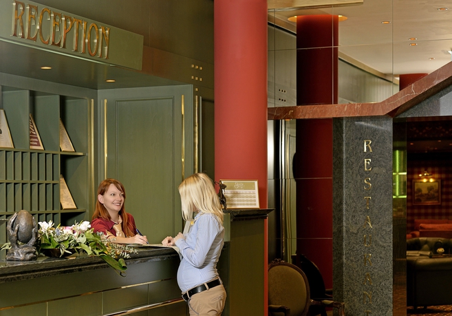 Imagen de los interiores del Hotel Savoy, Praga. Foto 16