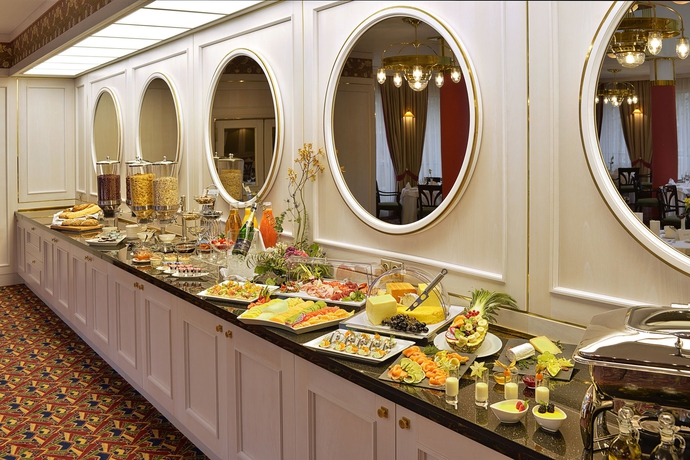 Imagen del bar/restaurante del Hotel Savoy, Praga. Foto 5