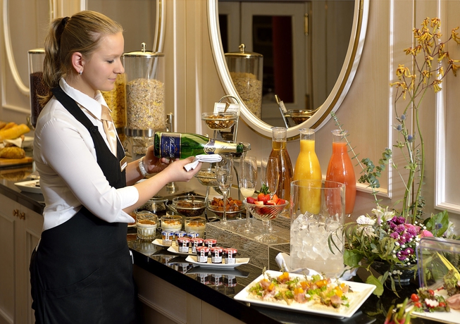 Imagen del bar/restaurante del Hotel Savoy, Praga. Foto 6