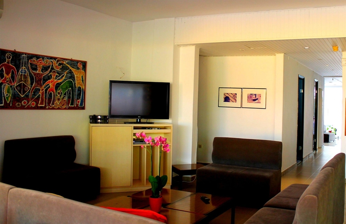 Imagen de los interiores del Hotel Savoy, Rodas Town. Foto 10