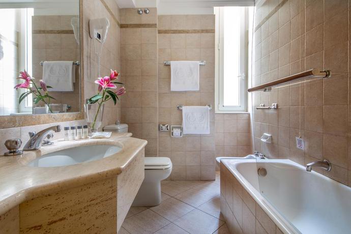 Imagen general del Hotel Savoy, Roma. Foto 2