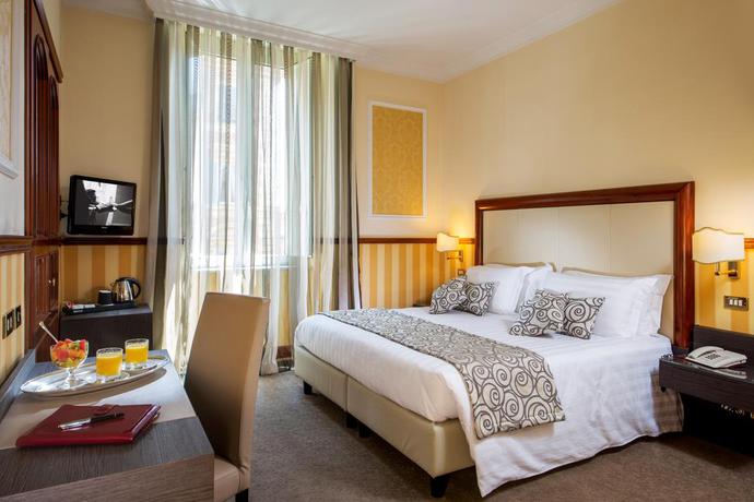 Imagen general del Hotel Savoy, Roma. Foto 8