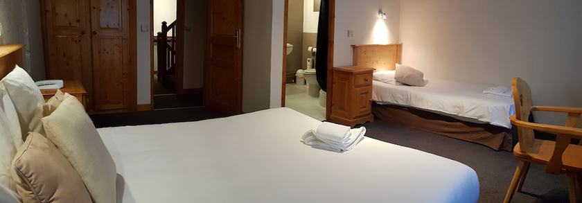 Imagen de la habitación del Hotel Savoy, Saint-Michel-de-Maurienne. Foto 4