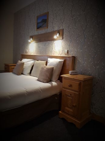 Imagen de la habitación del Hotel Savoy, Saint-Michel-de-Maurienne. Foto 17