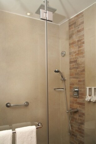 Imagen de la habitación del Hotel Savoy Suites, Greater Noida. Foto 23