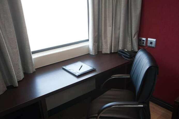 Imagen de la habitación del Hotel Savoy and Conference Centre. Foto 23