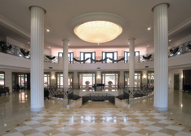 Imagen de los interiores del Hotel Savoy and Spa. Foto 15